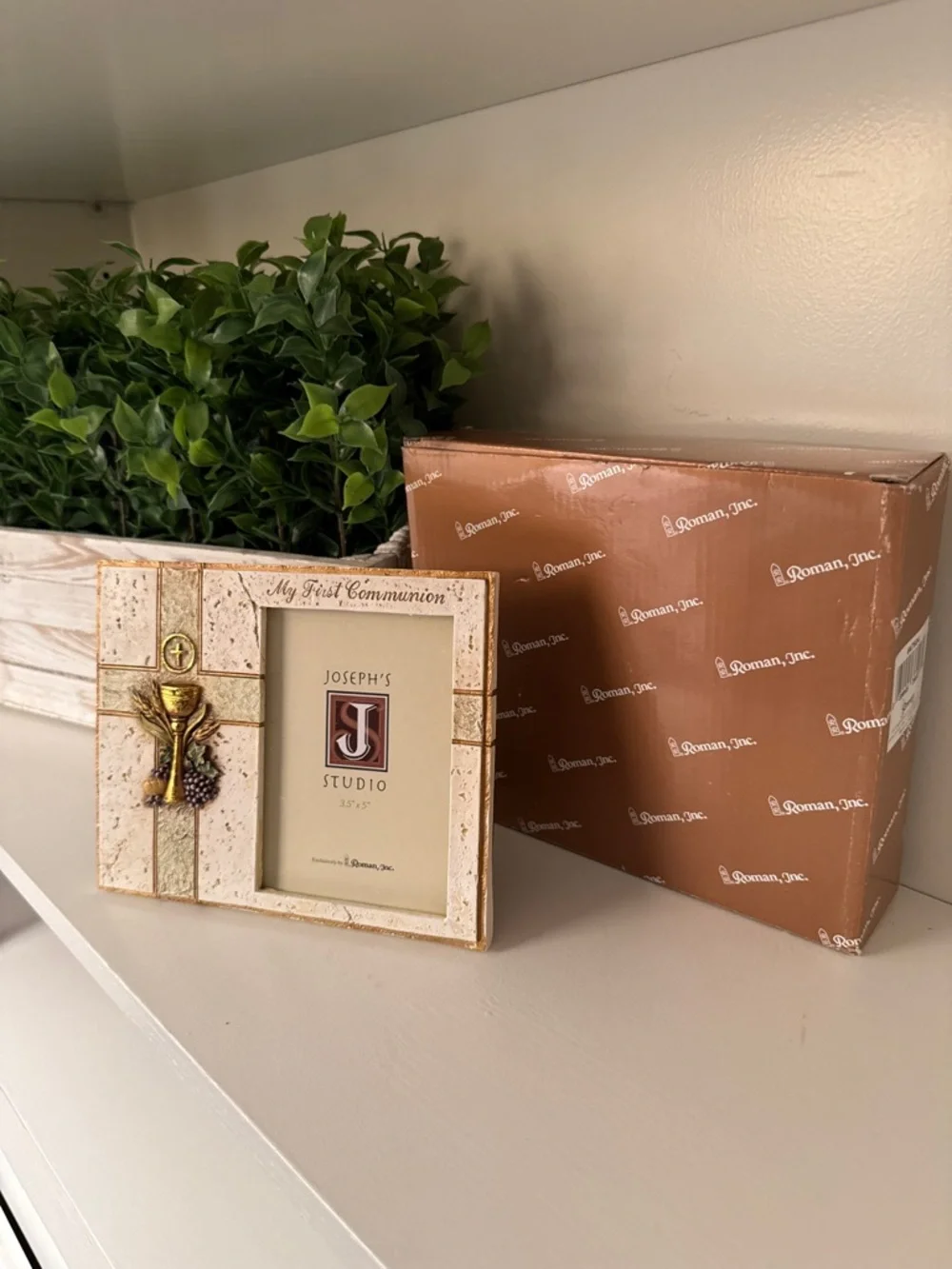 Roman Inc. Joseph Studio Distressed Communion Picture Frame 2007 New Old Stock